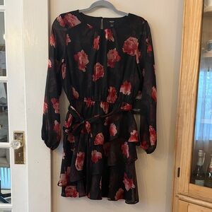 New With tags Vera Wang chiffon ruffle floral dress size S